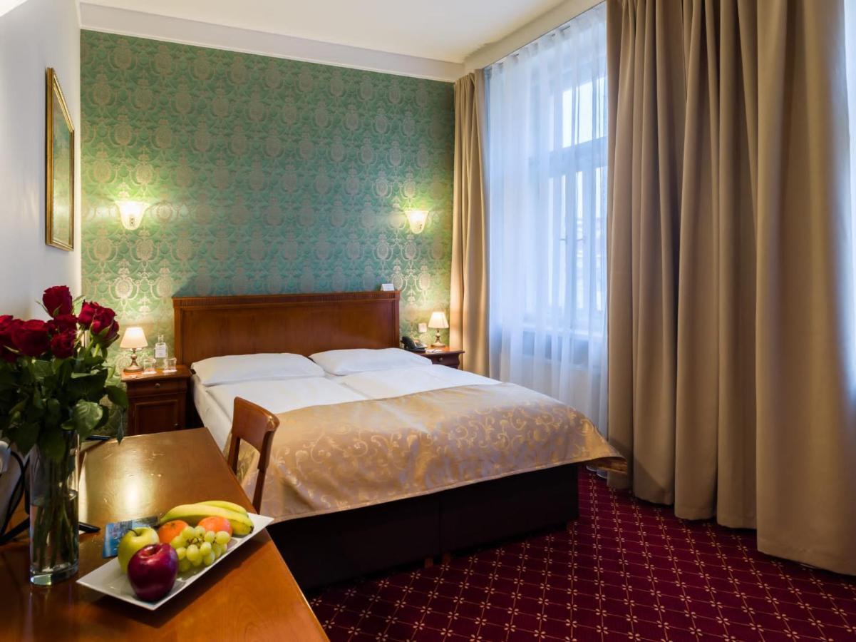 Hotel St George - Czech Leading Hotels Прага Екстер'єр фото